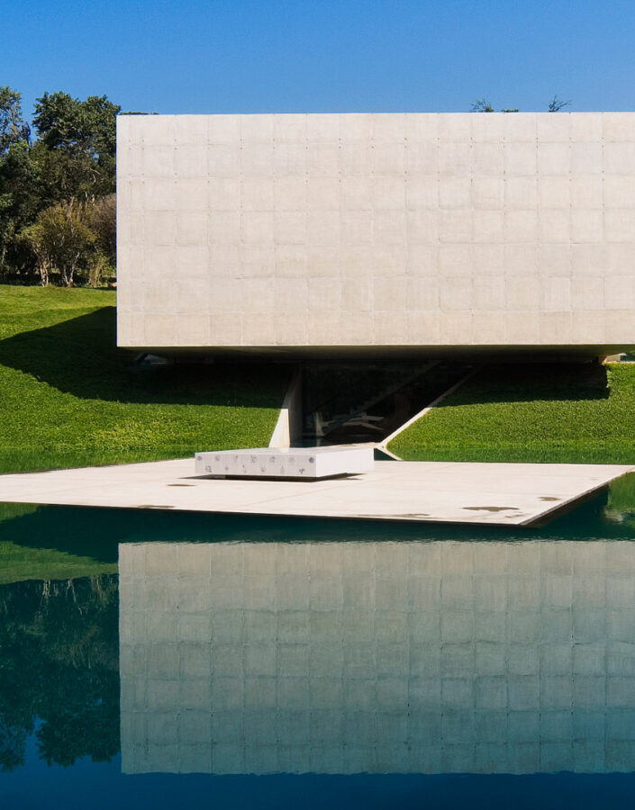 Galeria Adriana Varejão, Tacoa Arquitetos, 2008. Foto: Eduardo Eckenfels.