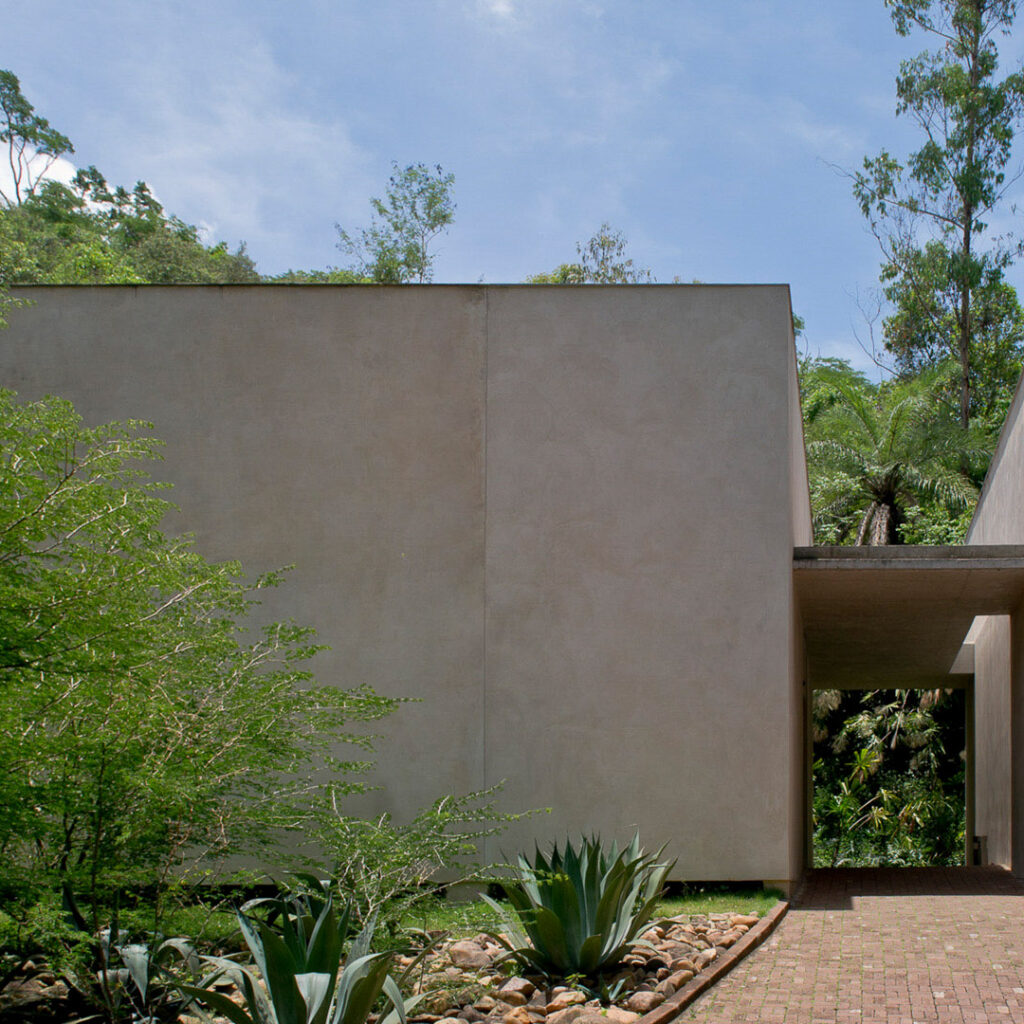 ​Galeria Doris Salcedo, Arquitetos Associados, 2008.  Foto: William Gomes