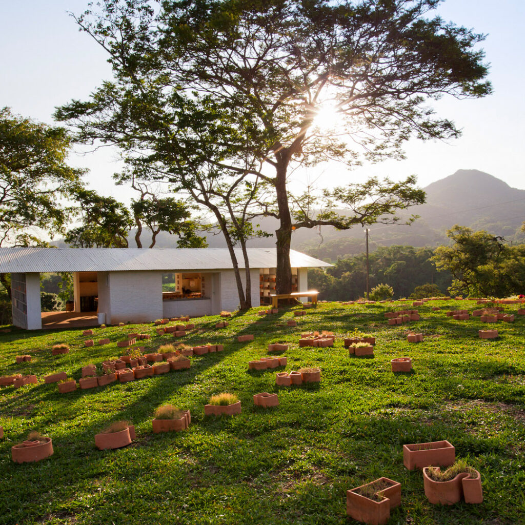 Galeria Marilá Dardot, Play Arquitetura, 2011. Foto: Pedro Motta.