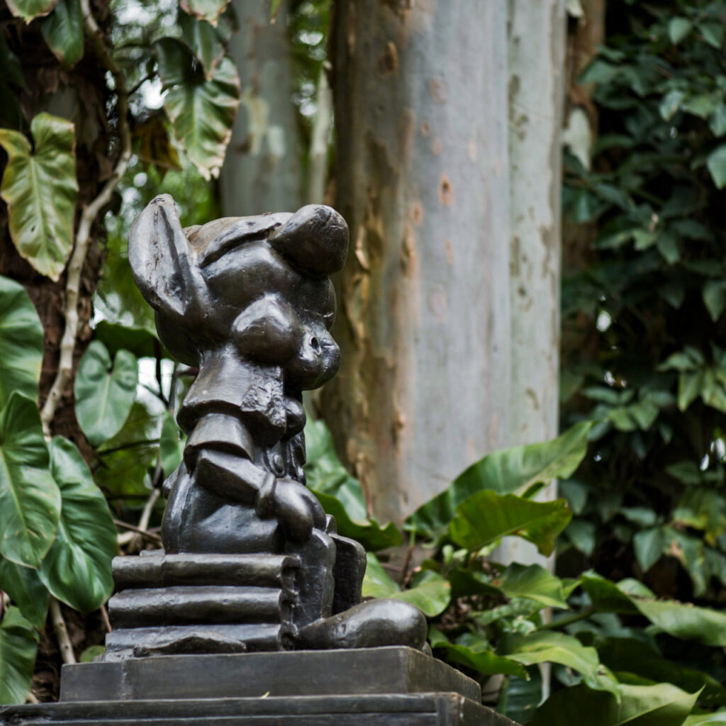 Paul McCarthy, Pinocchio Block Head, 2001, [detalhe],  bronze, 320x167x230 cm. Foto: William Gomes