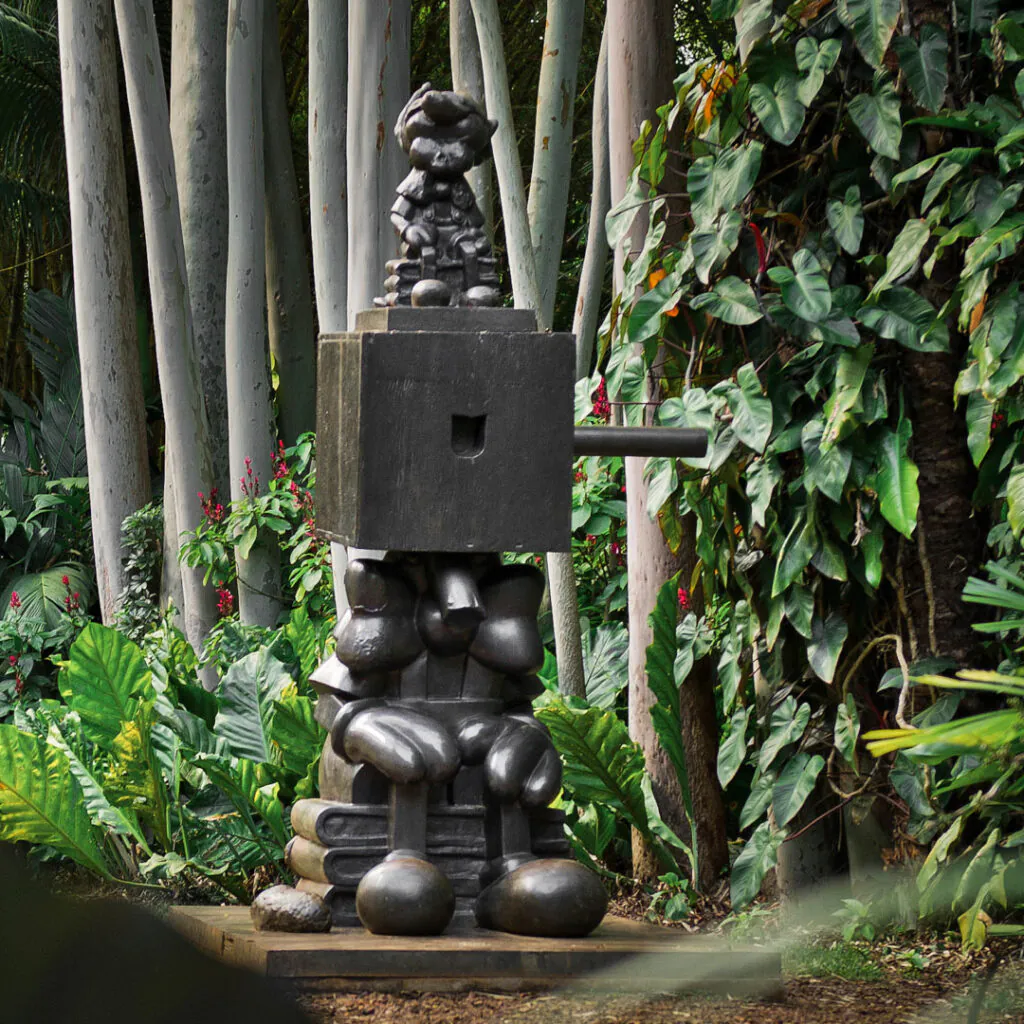 Paul McCarthy, Pinocchio Block Head, 2001, bronze, 320x167x230 cm. Foto: William Gomes