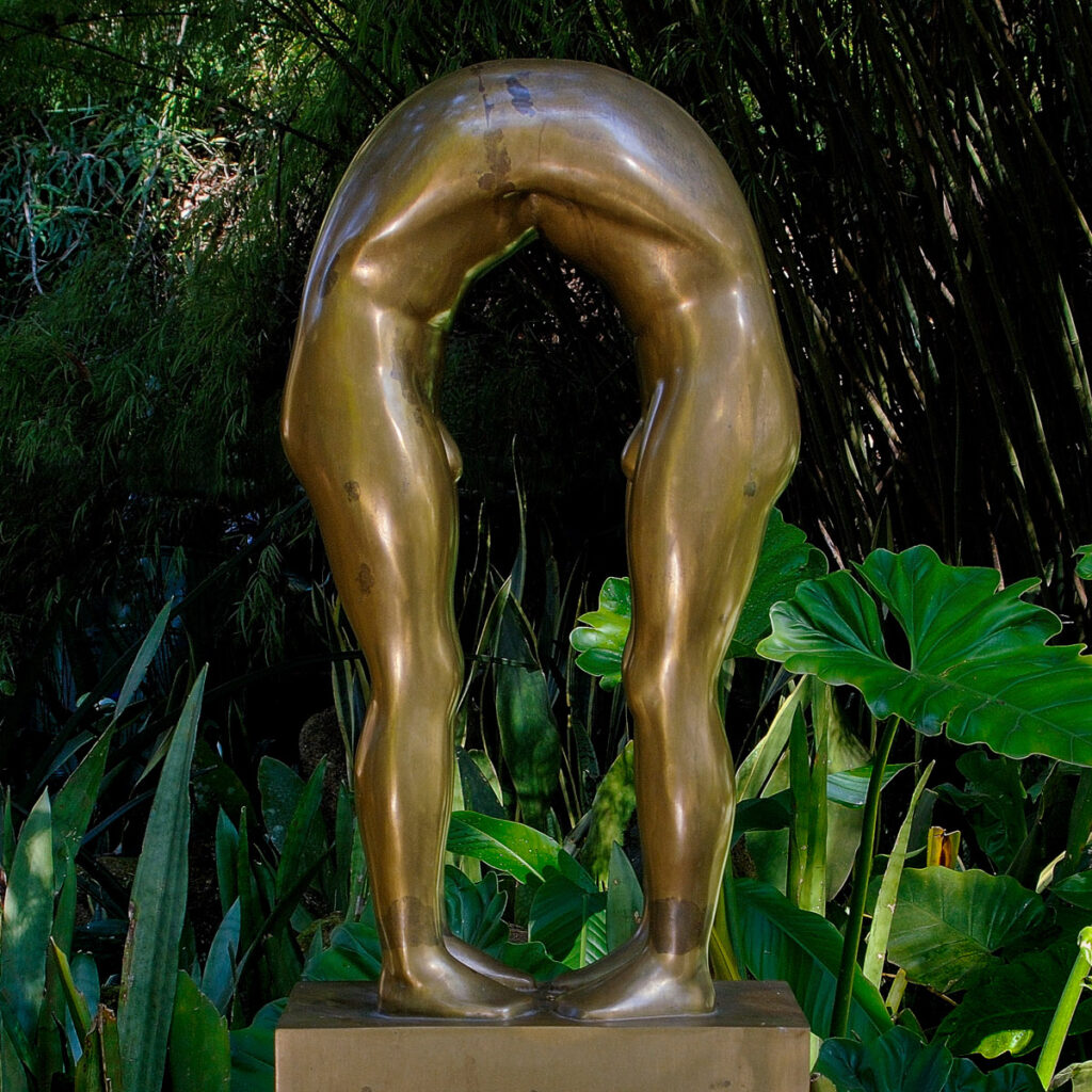 Edgard de Souza, Sem título, 2001, bronze, 42x83x36. Foto Daniel Mansur