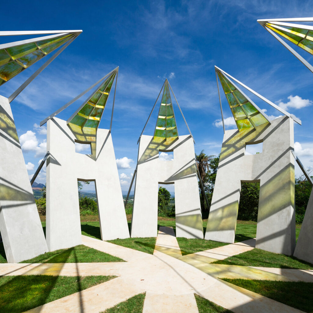 Robert Irwin, Sem título, 2019, [detalhe],  aço inoxidável, concreto, vidro, 6.3x14,6. Foto: William Gomes