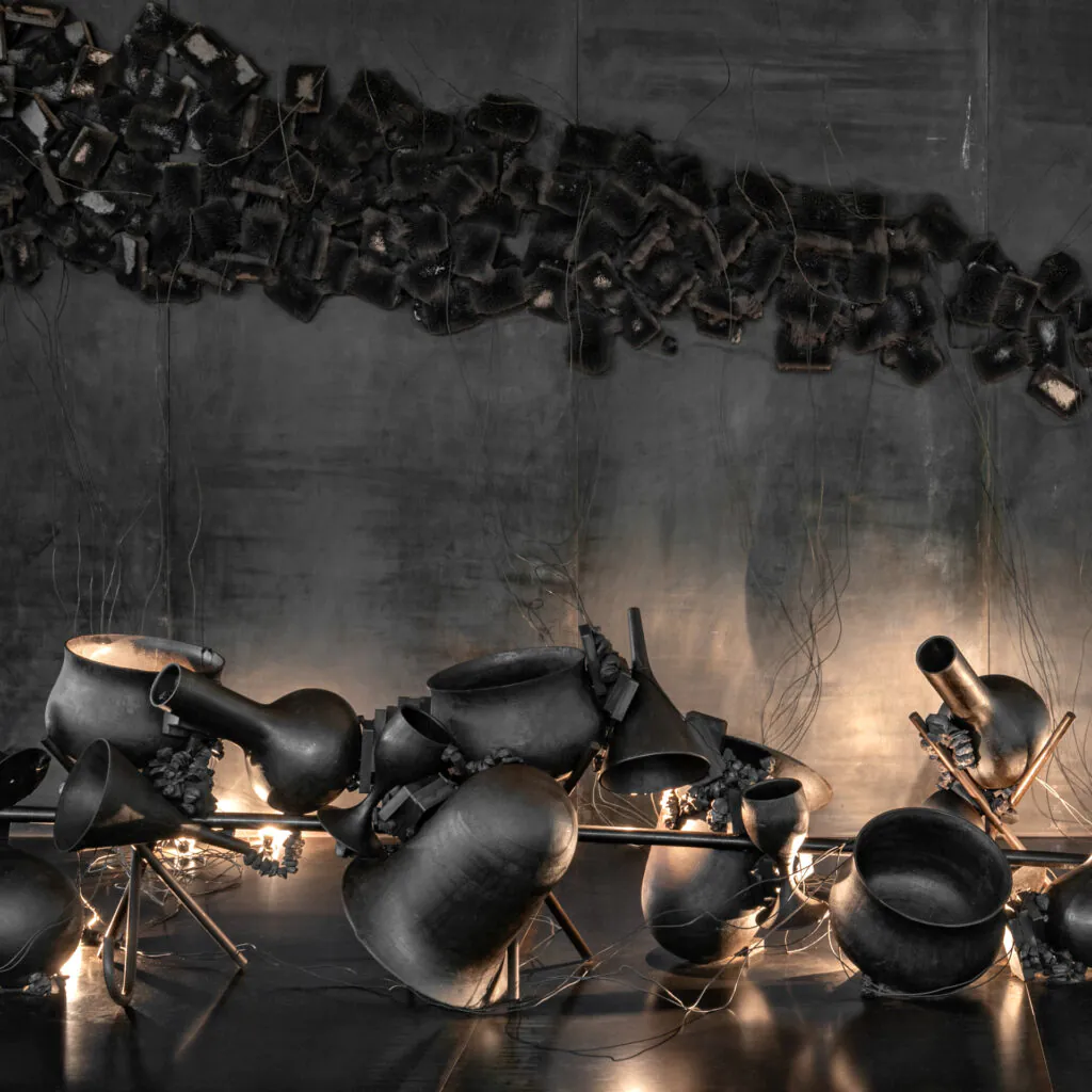 Obra sem título, 2001, de Tunga. Acervo de arte contemporânea Inhotim