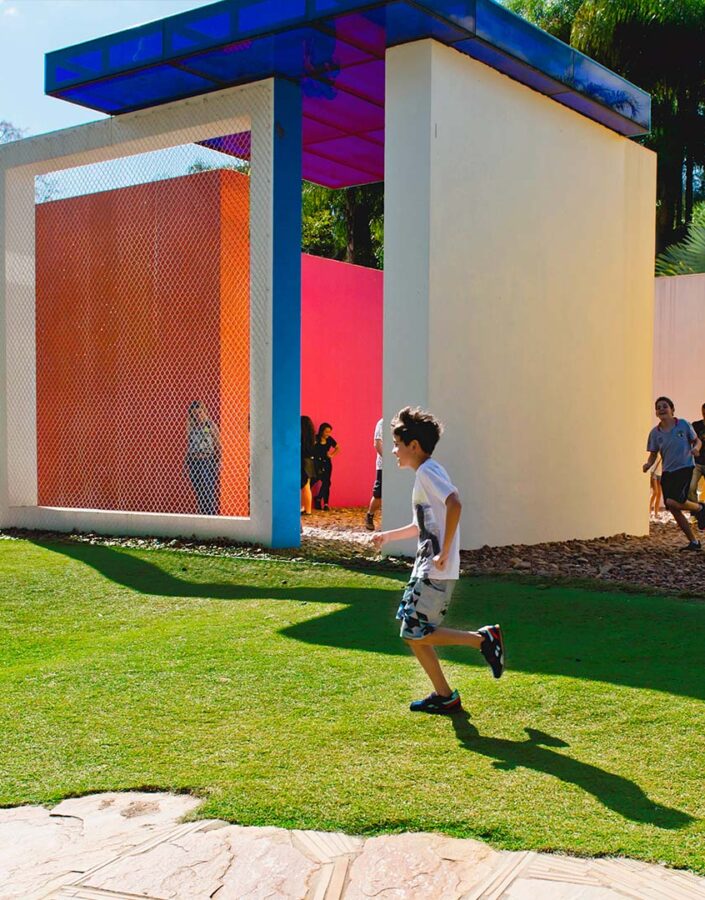 Como seria o mundo sem cor? A partir desta pergunta, o Educativo Inhotim idealizou a Visita temática O mundo das cores. 