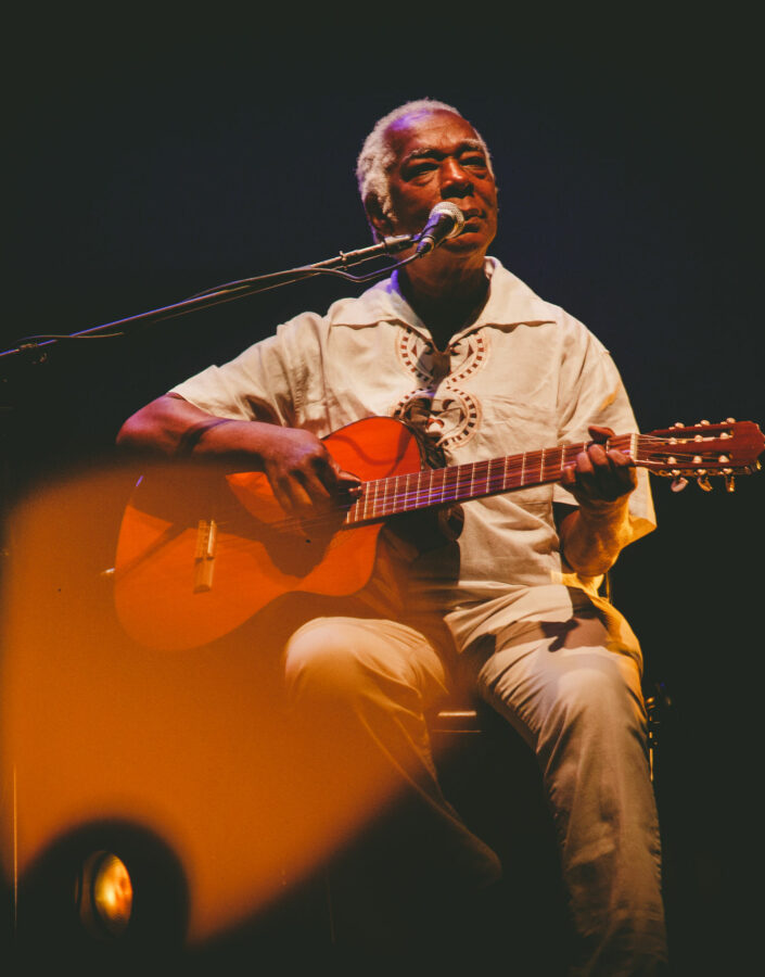 Mateus Aleluia se apresenta no Inhotim no próximo dia 11/09. Foto de Paola Alfamor