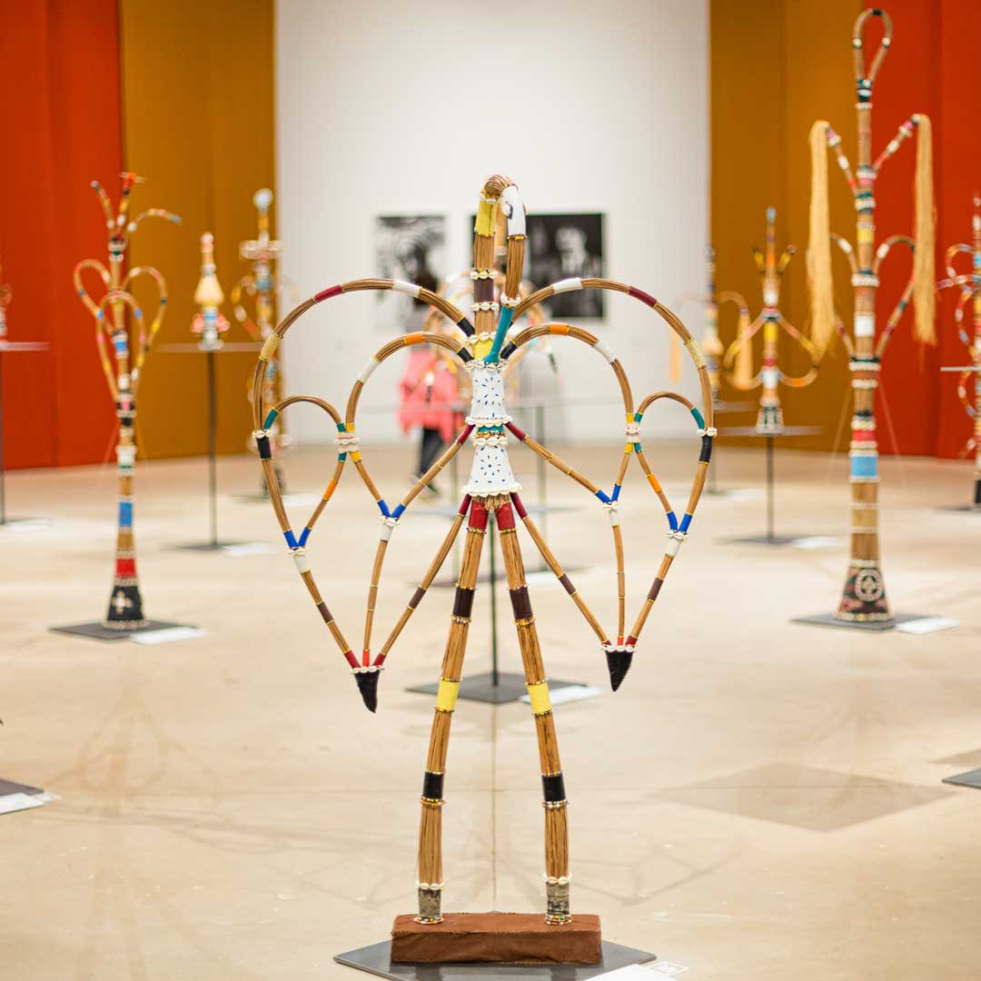 O tema do Descentralização está conectado com o Programa Abdias do Nascimento e o Museu de Arte Negra. Foto: Exposição Mestre Didi, na Galeria Praça. Crédito: Ícaro Moreno