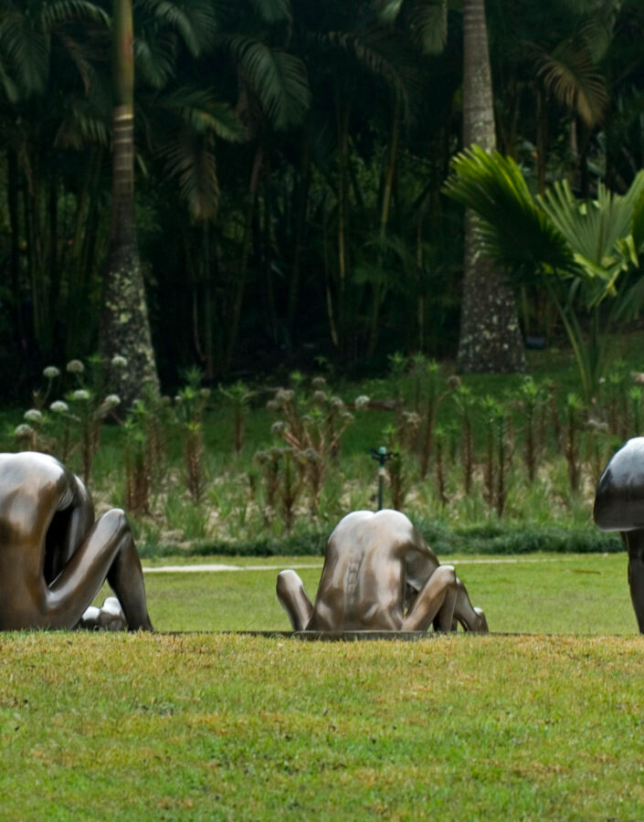 Visitantes do Inhotim pensam no corpo como outdoor a partir de atividade do Educativo. Foto: Edgard de Souza