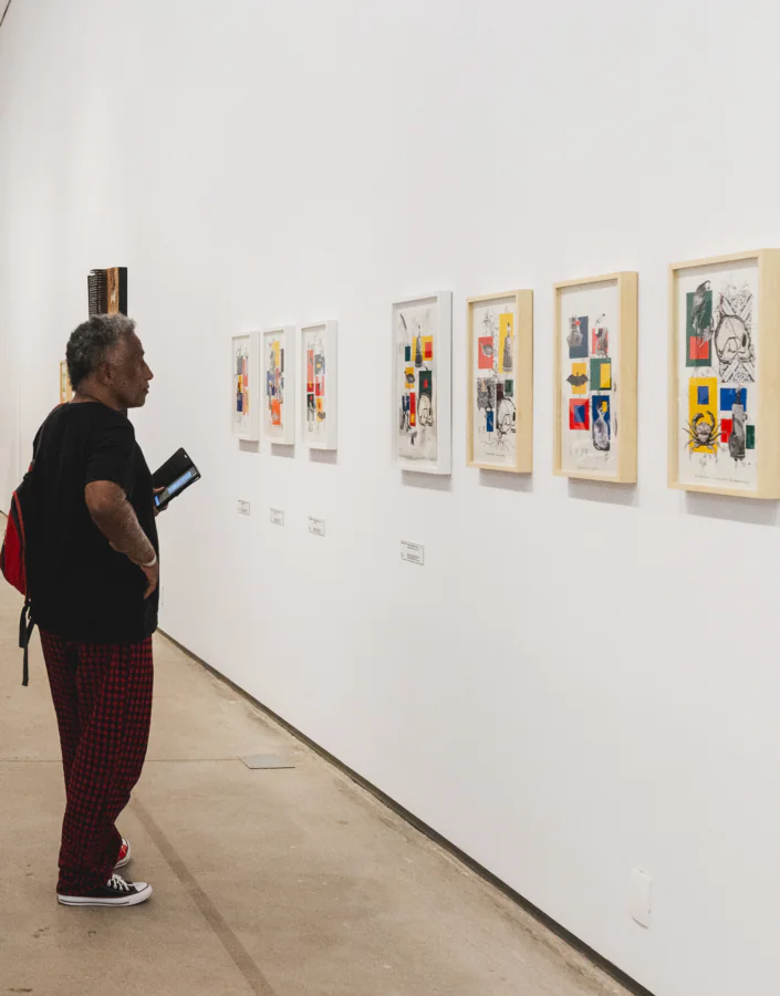 A Galeria Lago, no Eixo Rosa do Inhotim, recebe "Fazer o moderno, construir o contemporâneo: Rubem Valentim". Foto: Daniela Paoliello