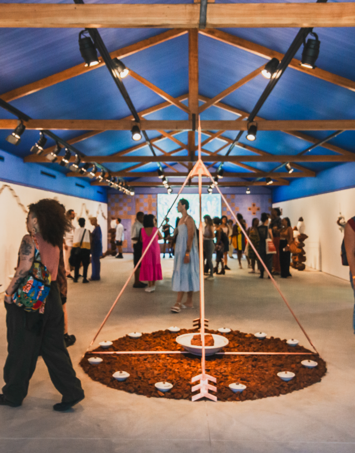 Luana Vitra ocupa a Galeria Marcenaria com o trabalho "Giro"