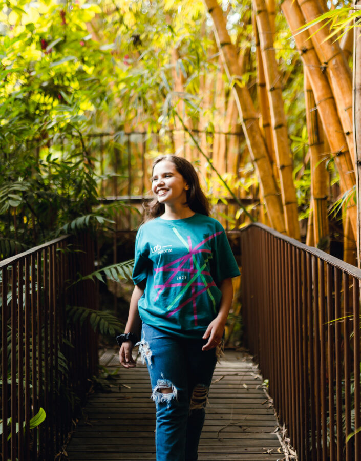 Estudante do Lab Inhotim, um dos projetos educativos com estudantes da região. Foto: Carol Evangelista