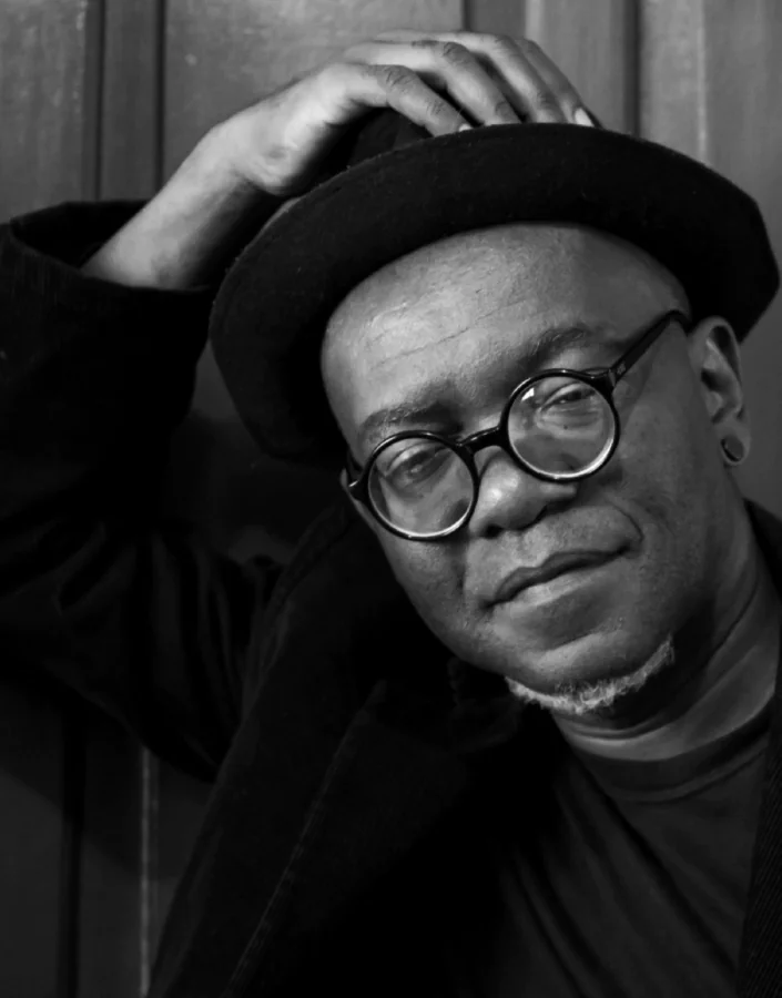  A estreia de “O que é...?” será em 24 de março, com a pergunta “O que é uma pedra?”. 