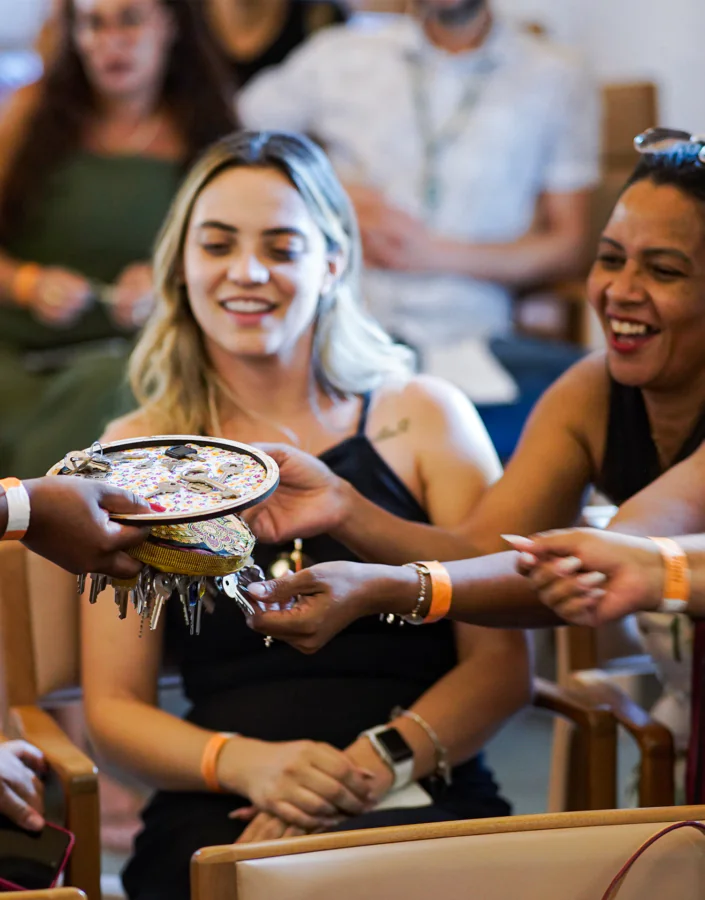 Projeto  busca construir experiências entre representantes da educação básica e a produção contemporânea que  parte do acervo do Instituto. Foto: Brendon Campos