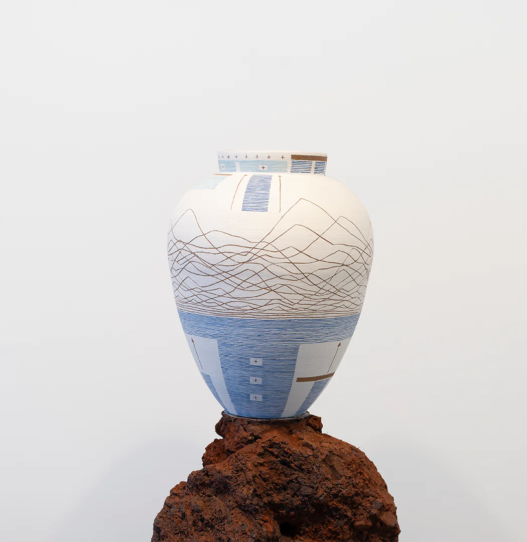 Luana Vitra ocupa a Galeria Marcenaria com o trabalho "Giro"