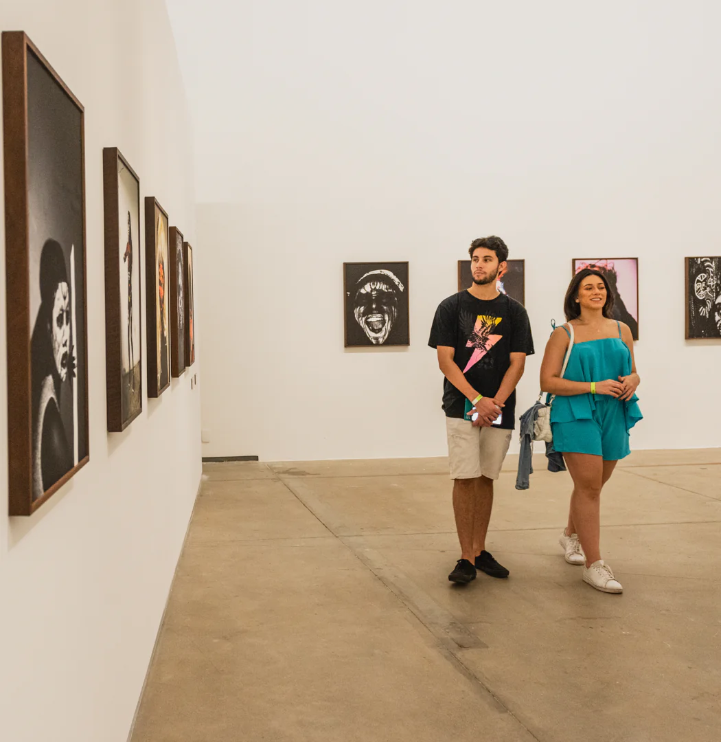 Participe das visitas temáticas do Inhotim. Elas são gratuitas para visitantes e destinadas a pessoas de todas as idades. Foto: Daniela Paoliello