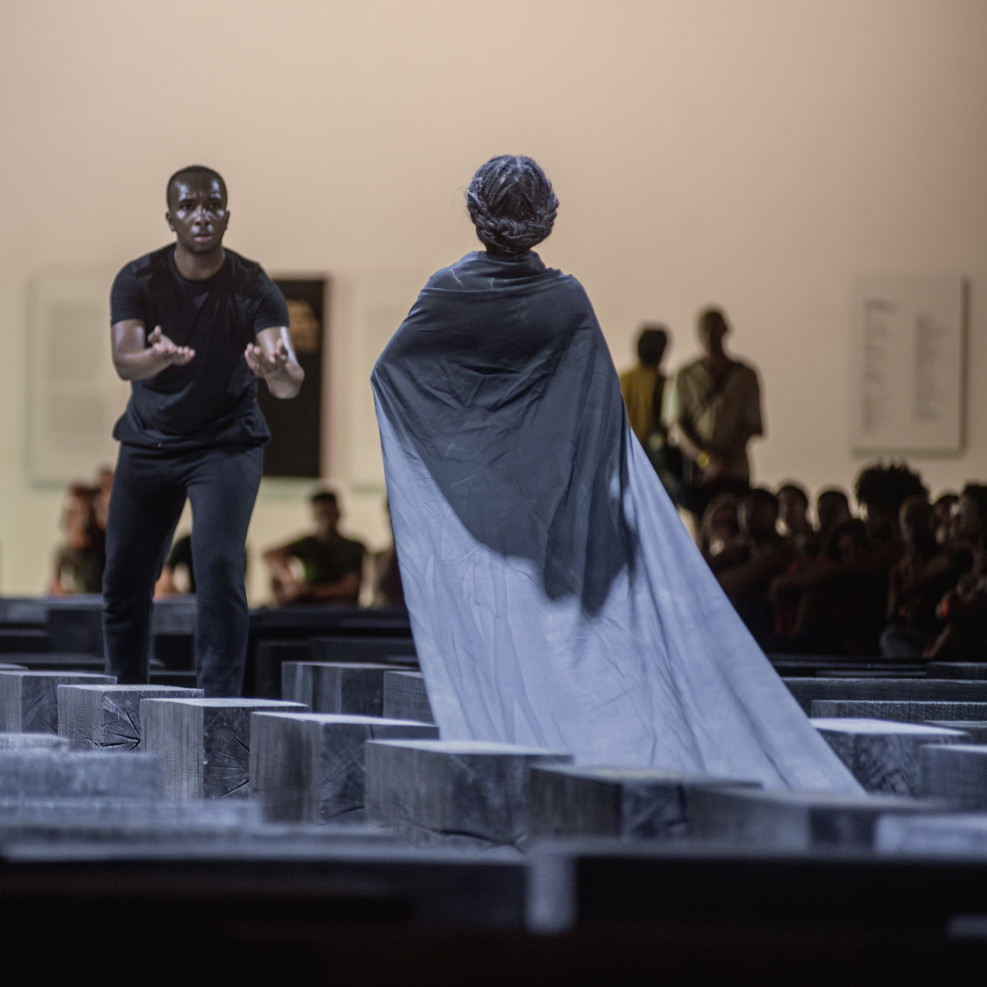 Performance de Grada Kilomba, oficinas e visitas panorâmicas são destaques do mês de fevereiro no Inhotim. Foto: Daniela Paoliello