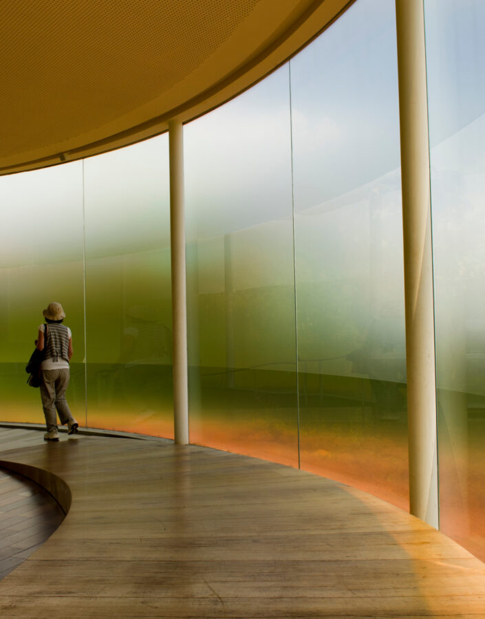  O Ateliê Circulante convida para atividades em diferentes pontos do Inhotim, experimentando a arte e a natureza. Foto: Daniela Paoliello