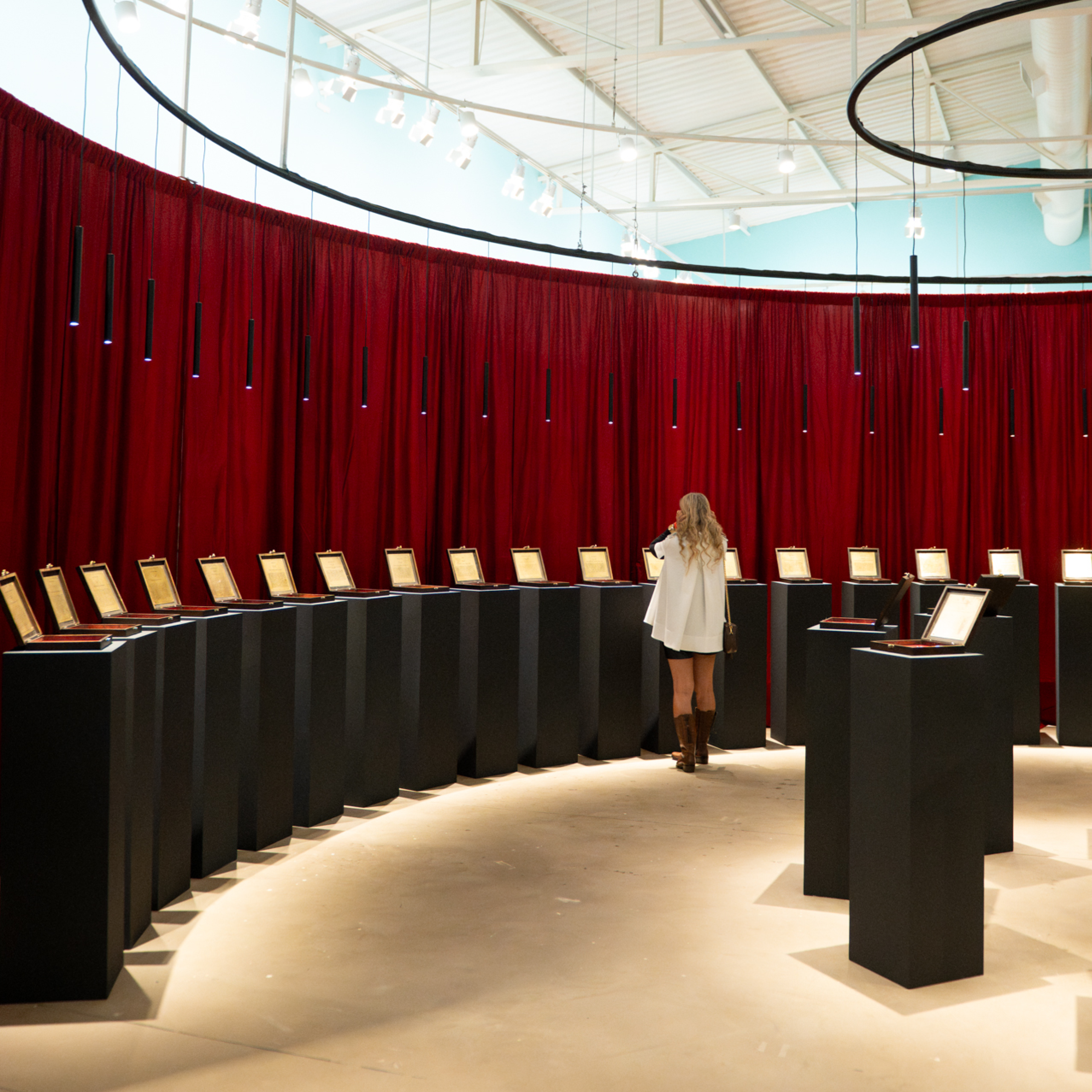 Visite a recém-inaugurada terceira estação, inverno, de Esconjuro, de Paulo Nazareth. Foto: Daniela Paoliello